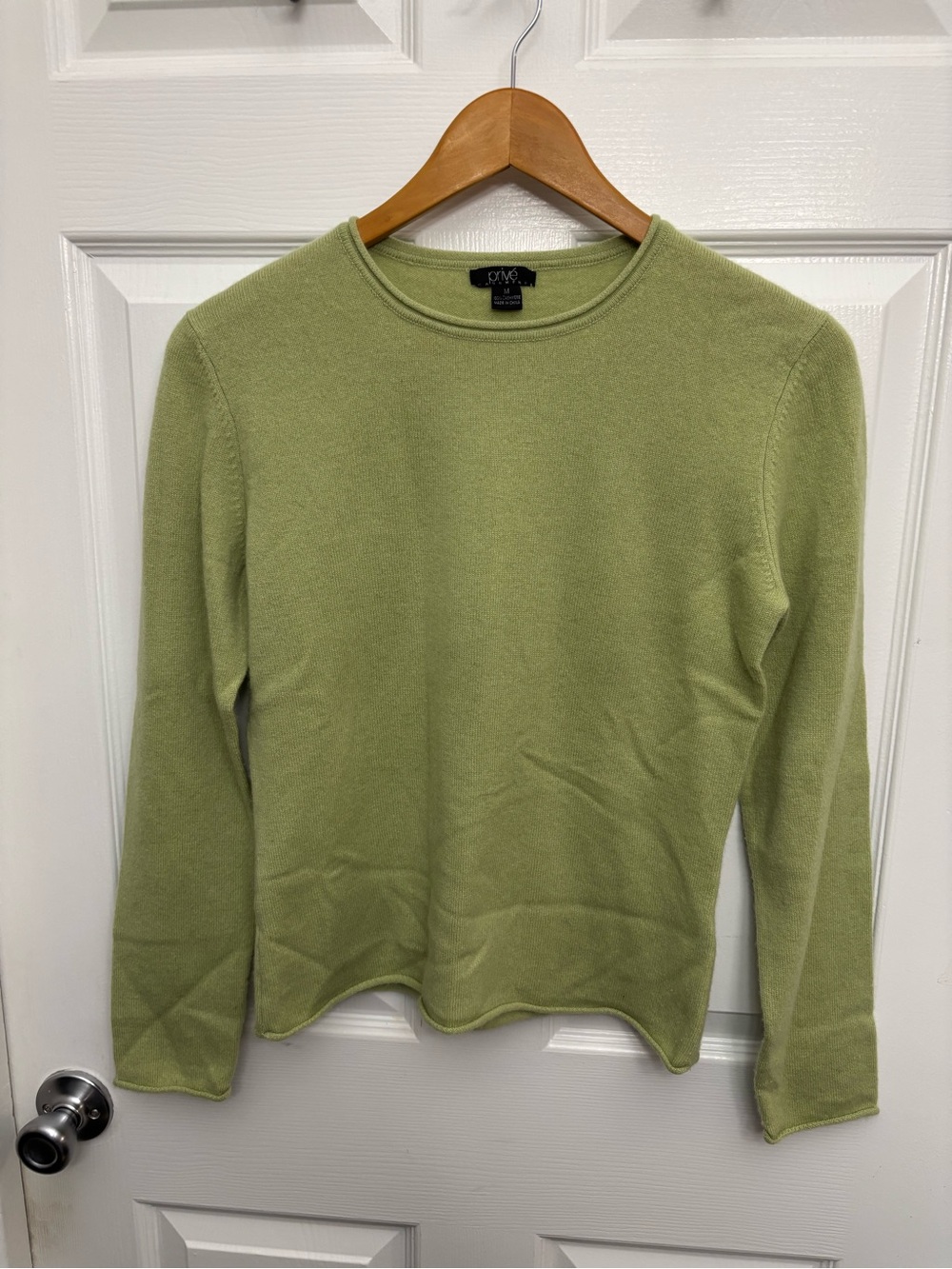 Prive Pea Green 100% Cashmere Quiet Luxury Crewneck Sweater, Sz M